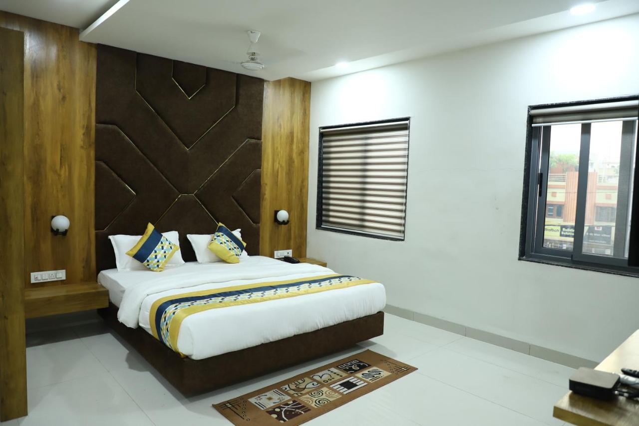 Hotel Singhnature Khandwa ภายนอก รูปภาพ
