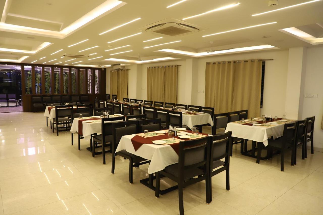 Hotel Singhnature Khandwa ภายนอก รูปภาพ
