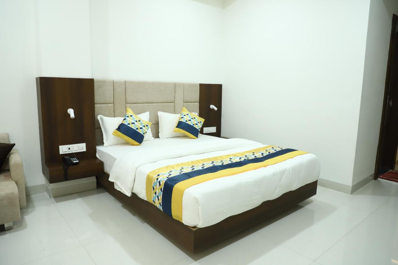Hotel Singhnature Khandwa ภายนอก รูปภาพ