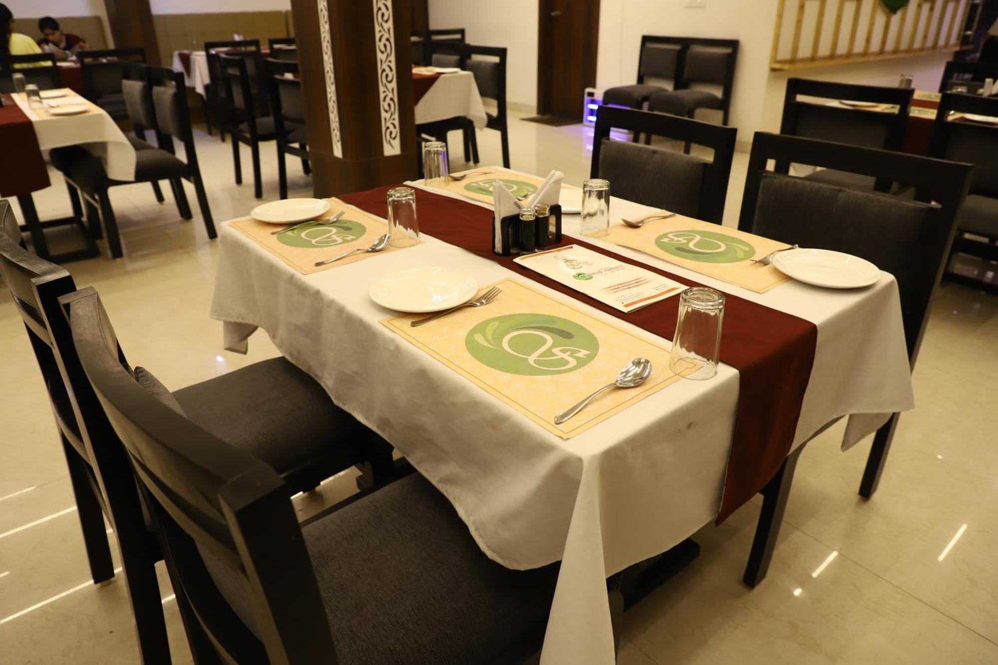 Hotel Singhnature Khandwa ภายนอก รูปภาพ