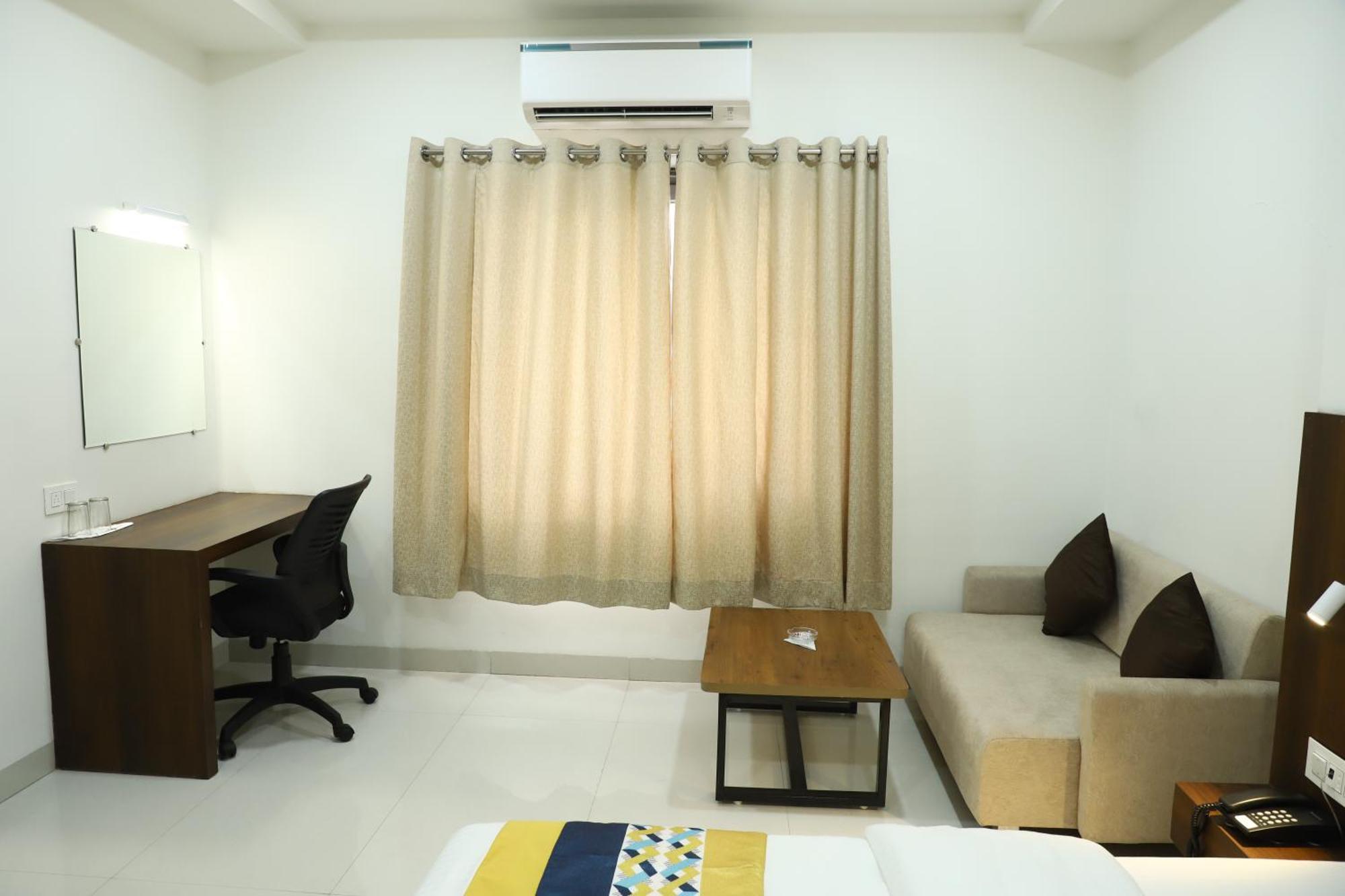 Hotel Singhnature Khandwa ภายนอก รูปภาพ